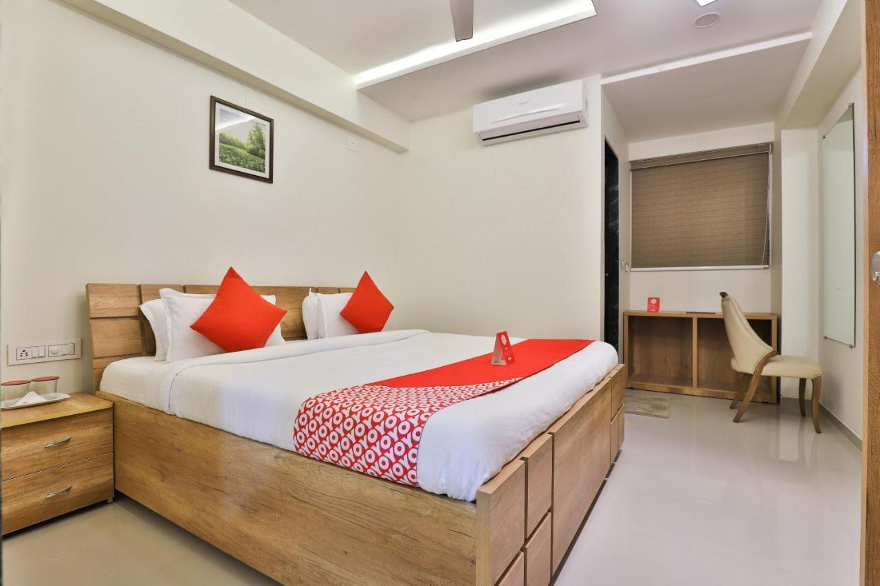 Collection O 12462 Hotel Shiv Inn Gandhinagar Ngoại thất bức ảnh