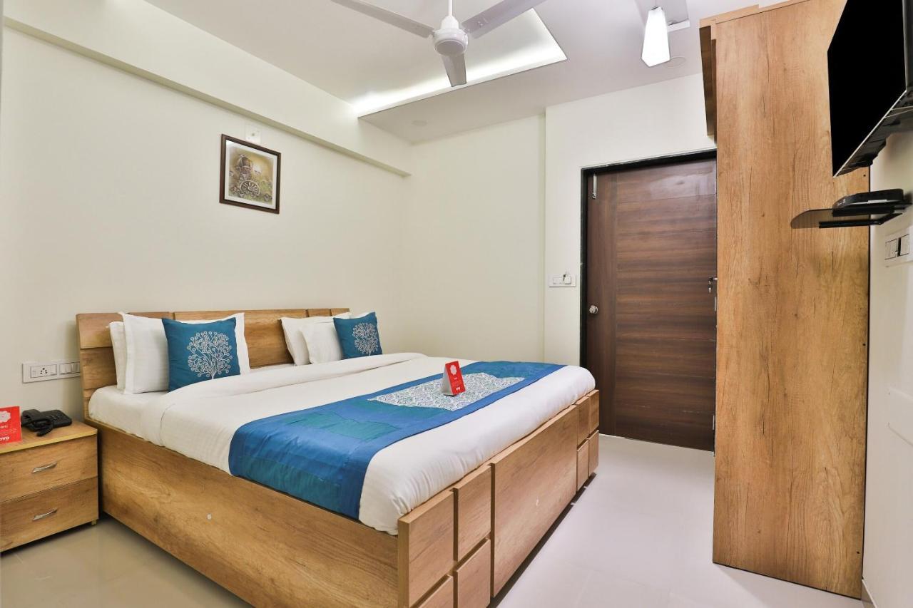 Collection O 12462 Hotel Shiv Inn Gandhinagar Ngoại thất bức ảnh