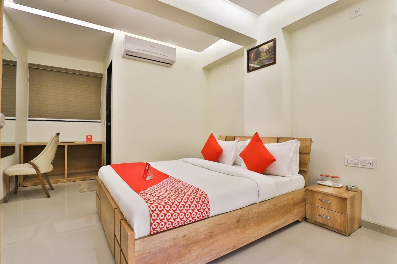 Collection O 12462 Hotel Shiv Inn Gandhinagar Ngoại thất bức ảnh