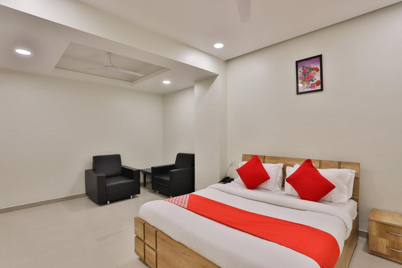 Collection O 12462 Hotel Shiv Inn Gandhinagar Ngoại thất bức ảnh