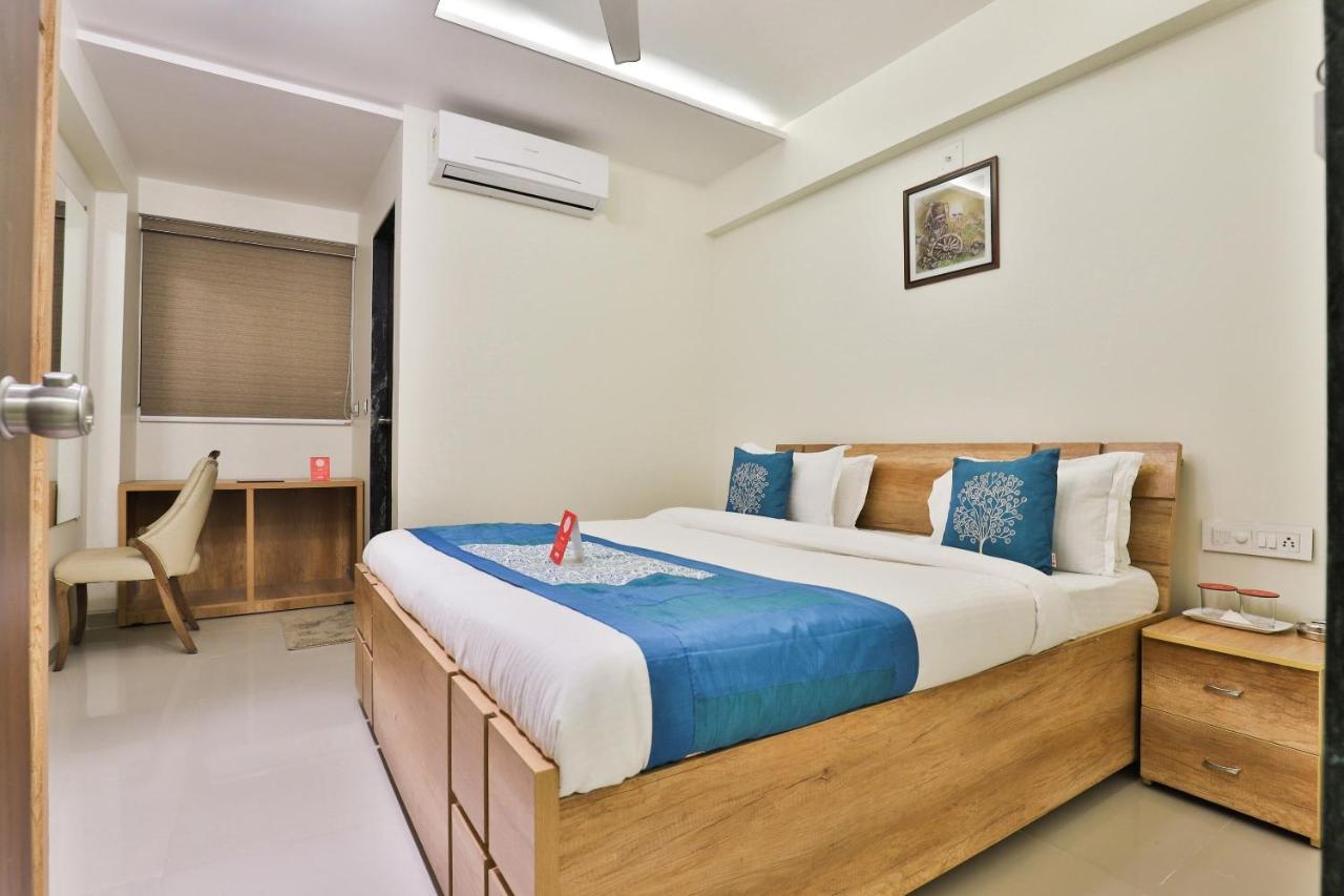 Collection O 12462 Hotel Shiv Inn Gandhinagar Ngoại thất bức ảnh