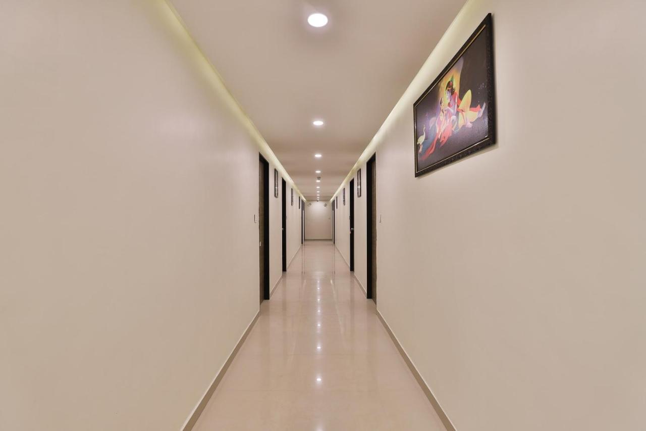 Collection O 12462 Hotel Shiv Inn Gandhinagar Ngoại thất bức ảnh