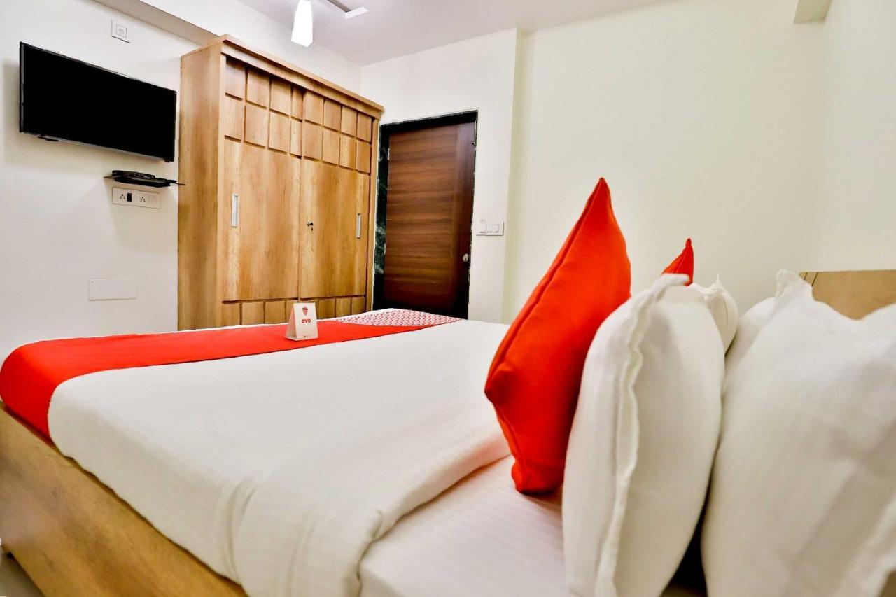 Collection O 12462 Hotel Shiv Inn Gandhinagar Ngoại thất bức ảnh